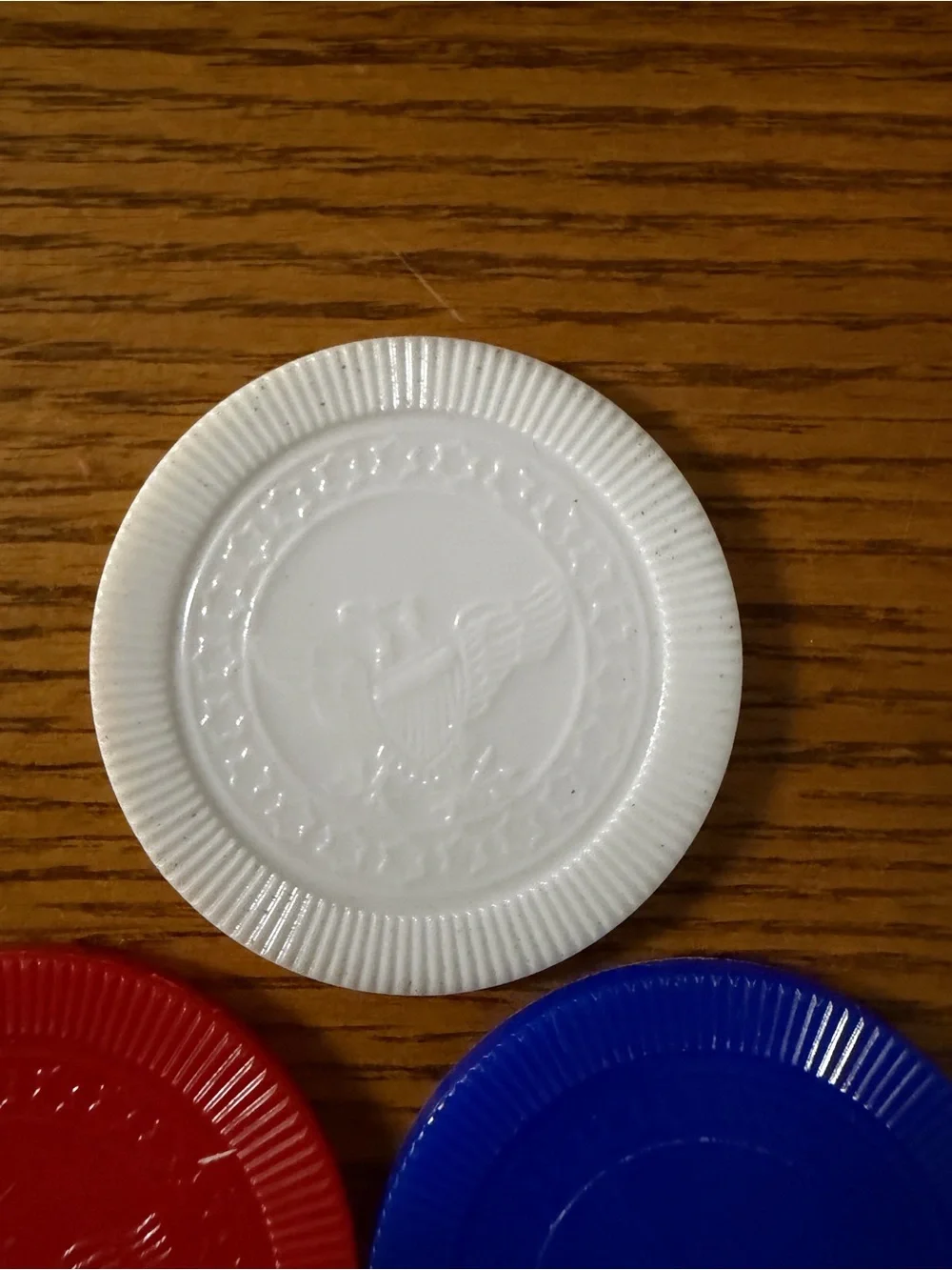 Vintage mid century 100 plastic Poker Chips Set - White, Blue & Red - Unbranded
